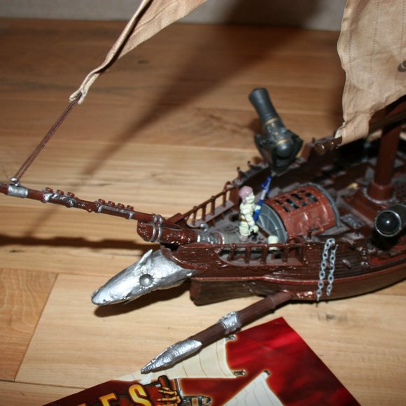 Mega Bloks Pyrates Captain Cutlass StormStalker Ship - Picture 4 of 11
